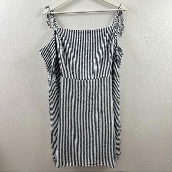 Old Navy Dresses & Skirts - Old Navy Women’s Linen Blend Striped Dress Size 4X
